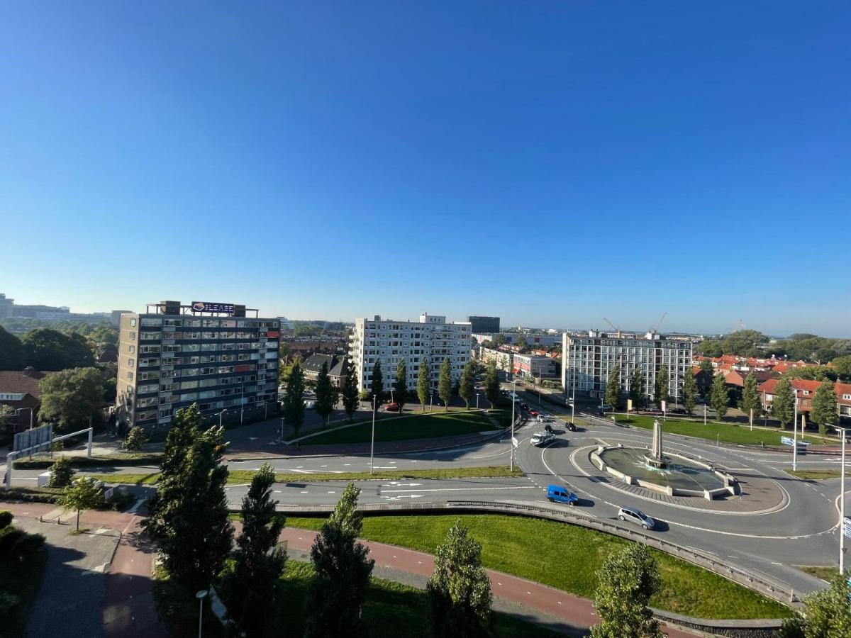 Apartment With City Skyline Леуварден Екстериор снимка